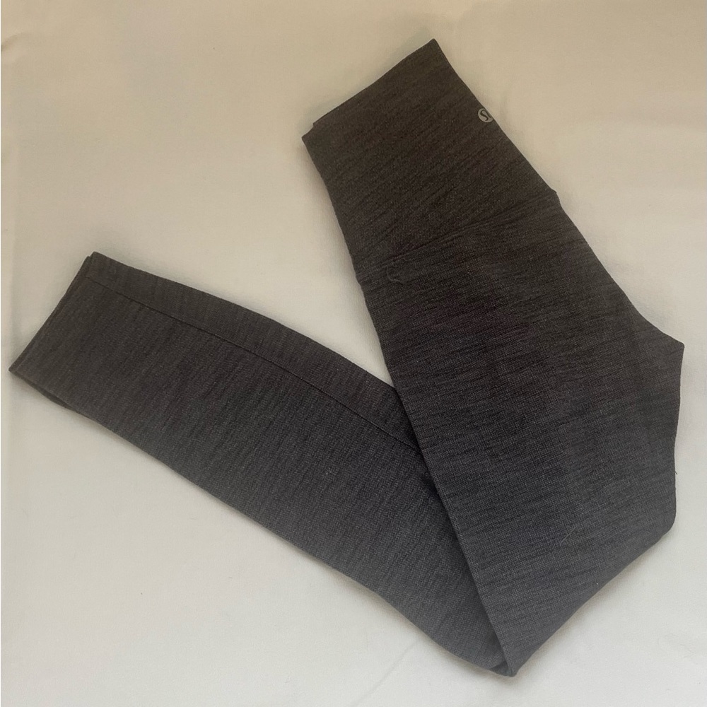 grey lulu lemon leggings